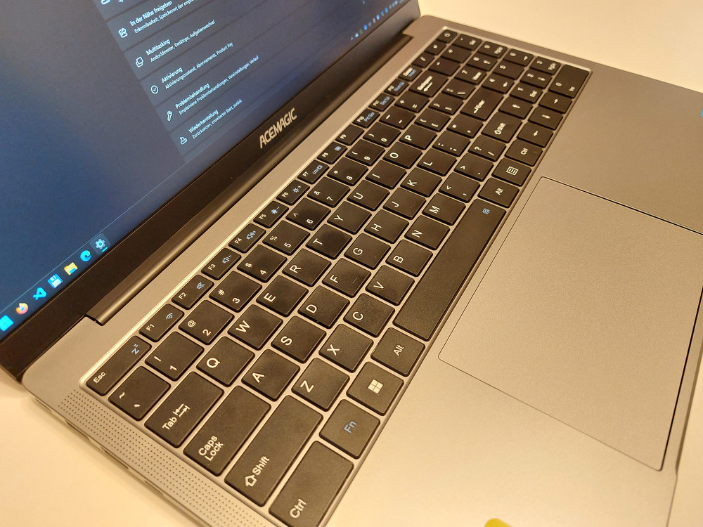 Review: Acemagic AX15 Laptop 